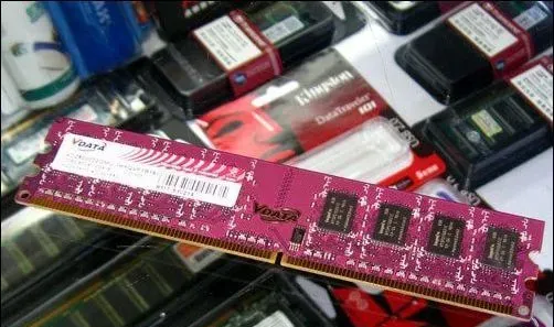 威刚2G DDR2 800万紫千红